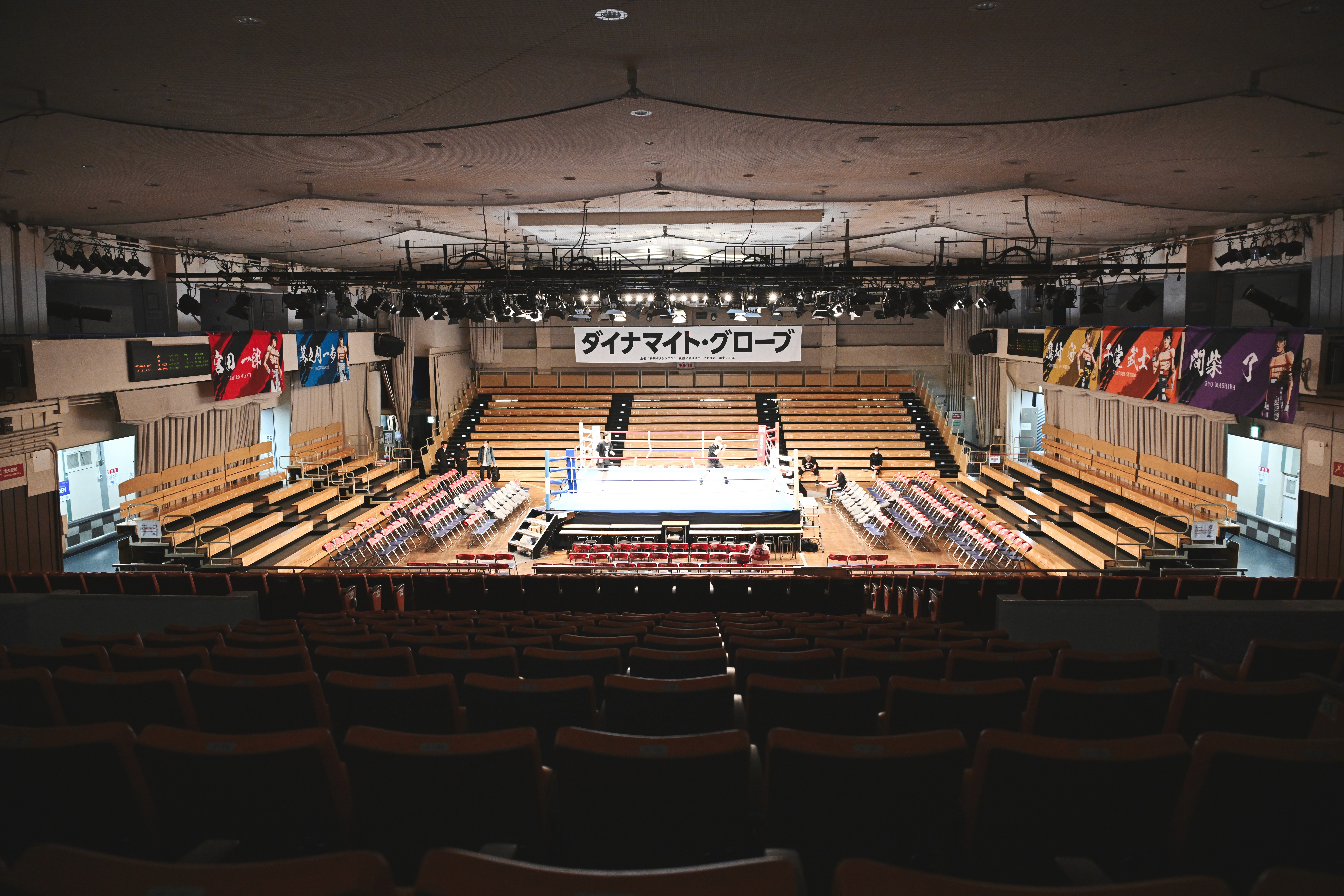 Coach explaining stuff to an athlete