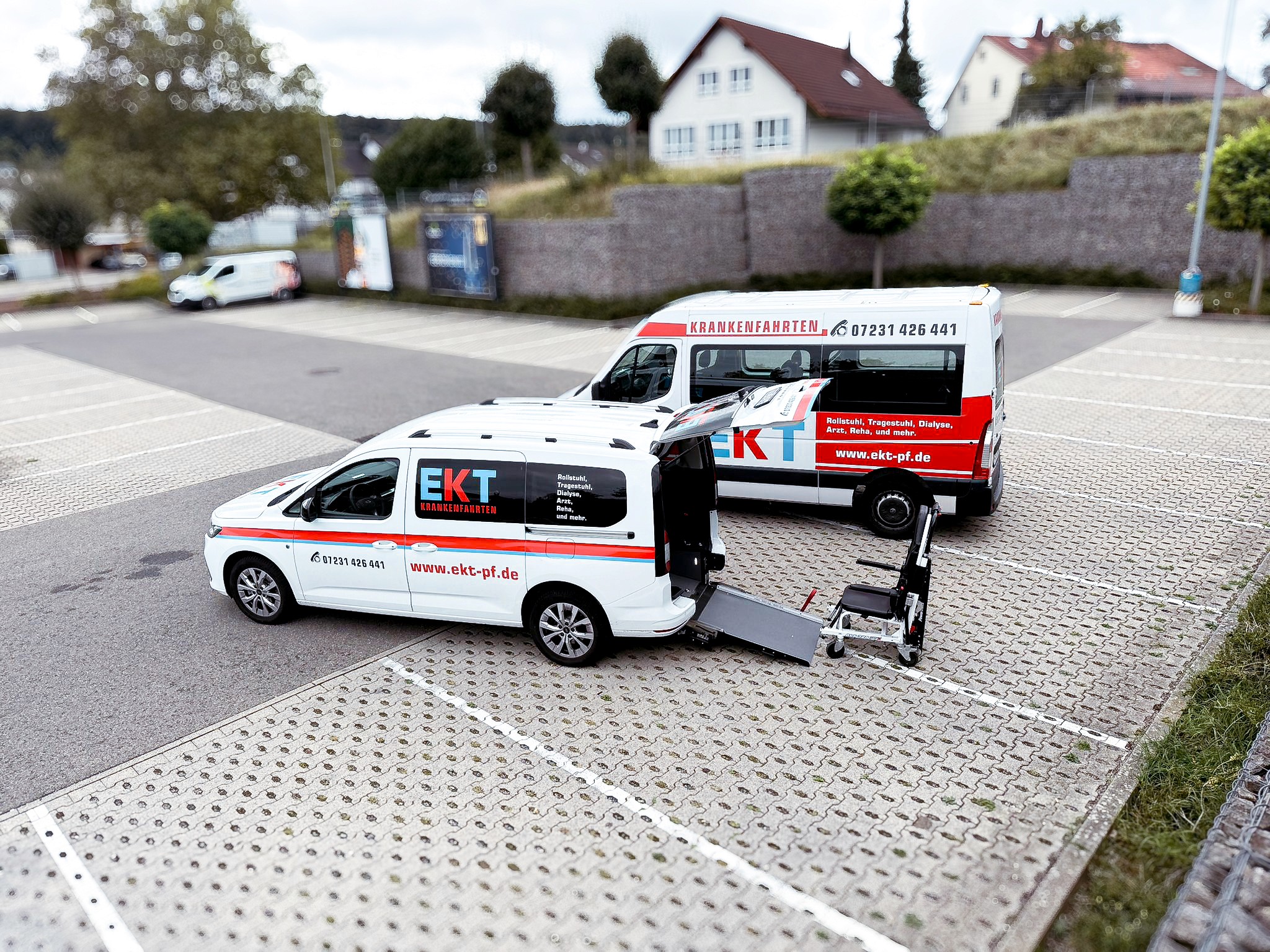 Moderne Fahrzeuge von EKT Krankenfahrten in Pforzheim und Enzkreis