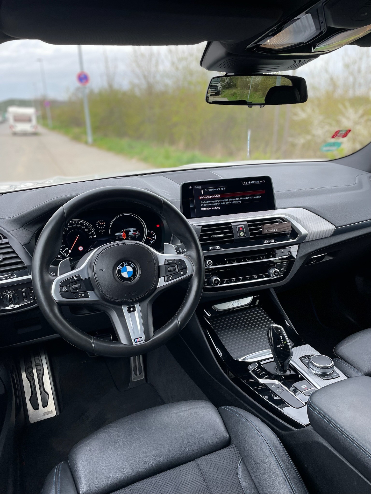 aufbereiteter, polierter, Polster- und Ledergereinigter Interieur von Audi Q3 Sportback F3 - CarHeaven Autoaufbereitung in Frankfurt am Main