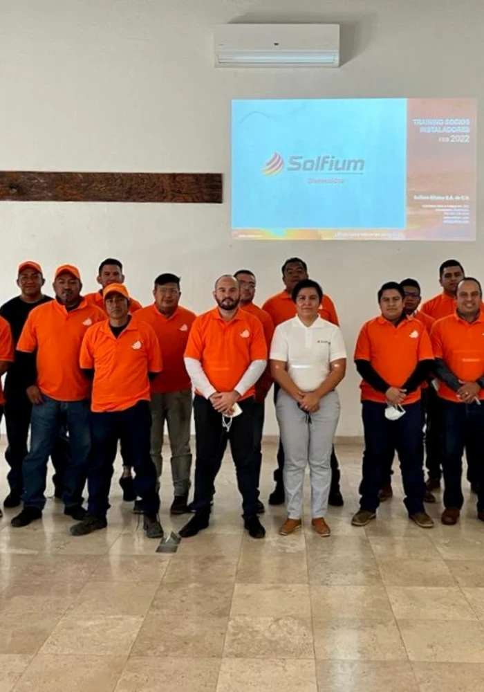 Capacitación para nuestros instaladores_1__Paneles solares Solfium en Mexico