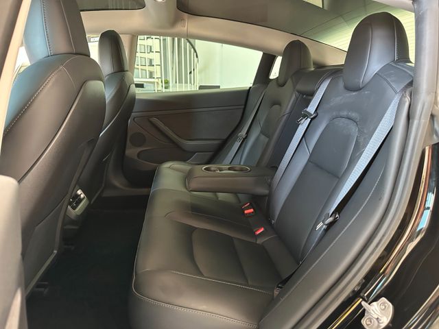 TESLA Model 3 2022 BLACK Gebrauchtwagen - Galeriebild 20