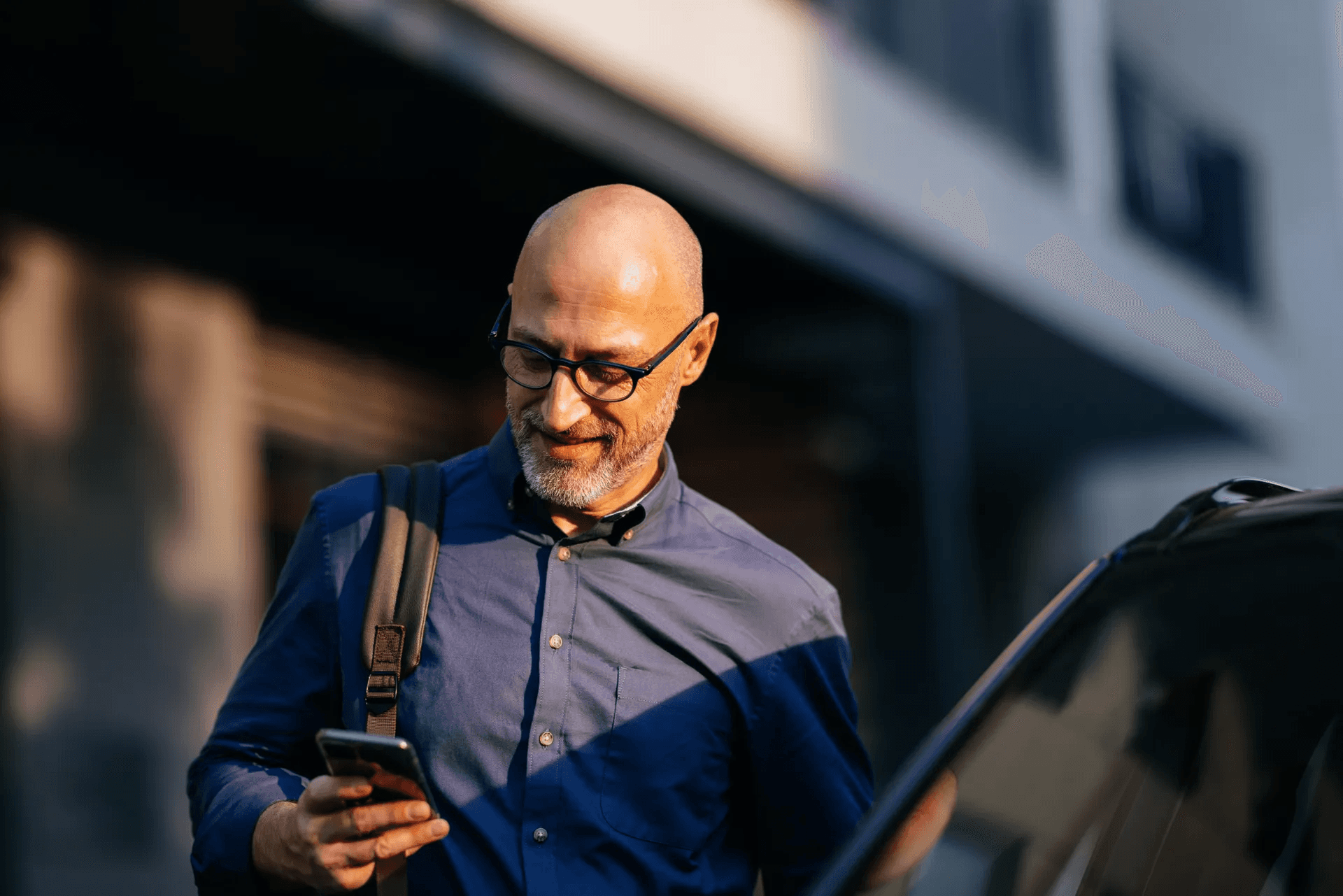 Coach explaining stuff to an athlete