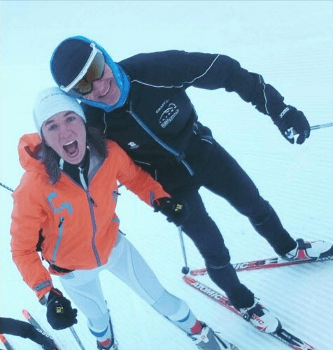 Image de Laurent Schmitt et de Charline Picon sur une piste de ski