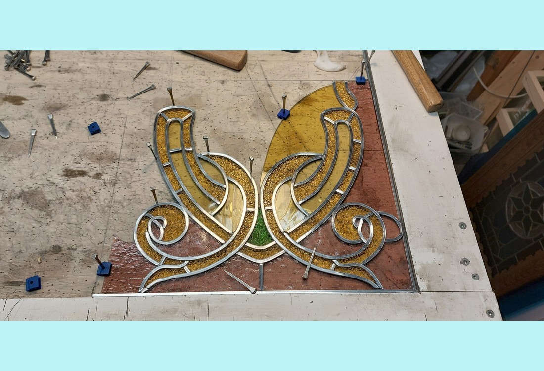 Art-Nouveau glas in lood tijdens restauratie - Antwerpen