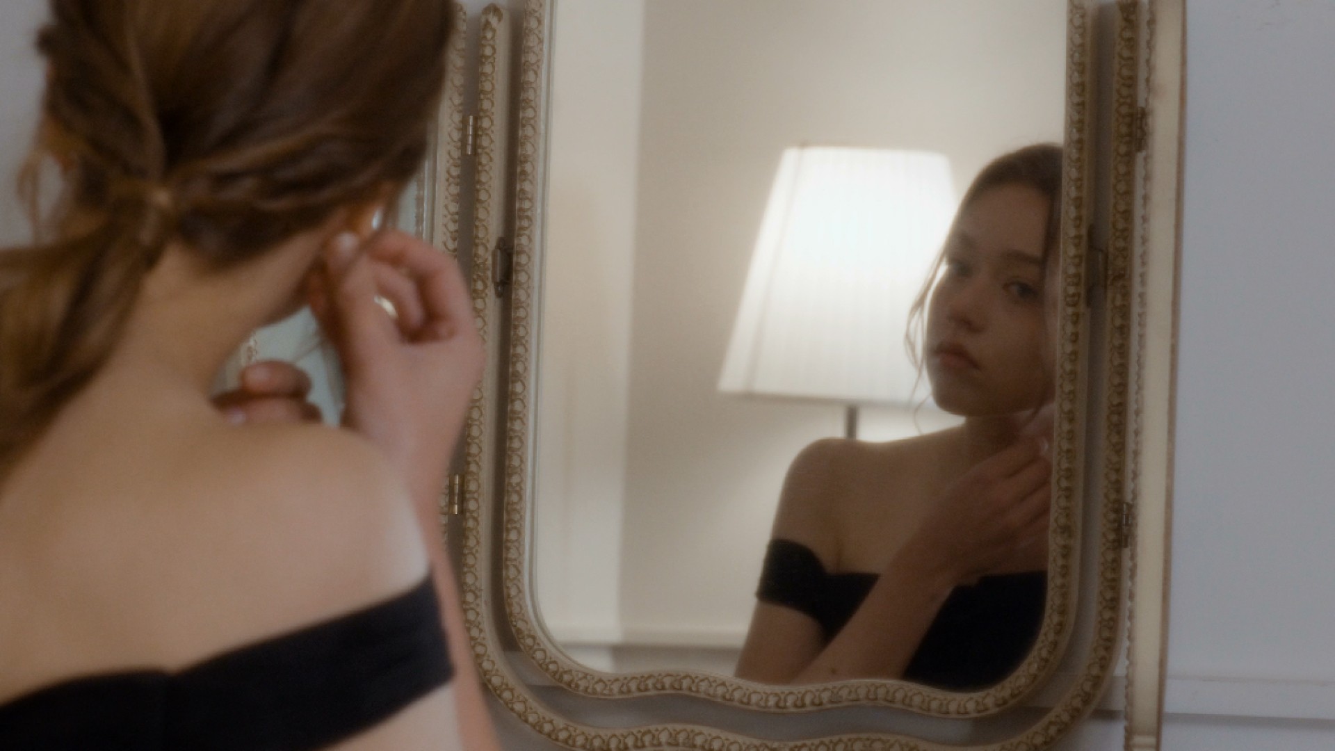 Dazzle Logo with sign horizontal