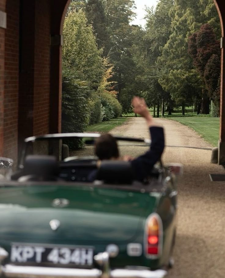 silhouette photography of woman doing yoga