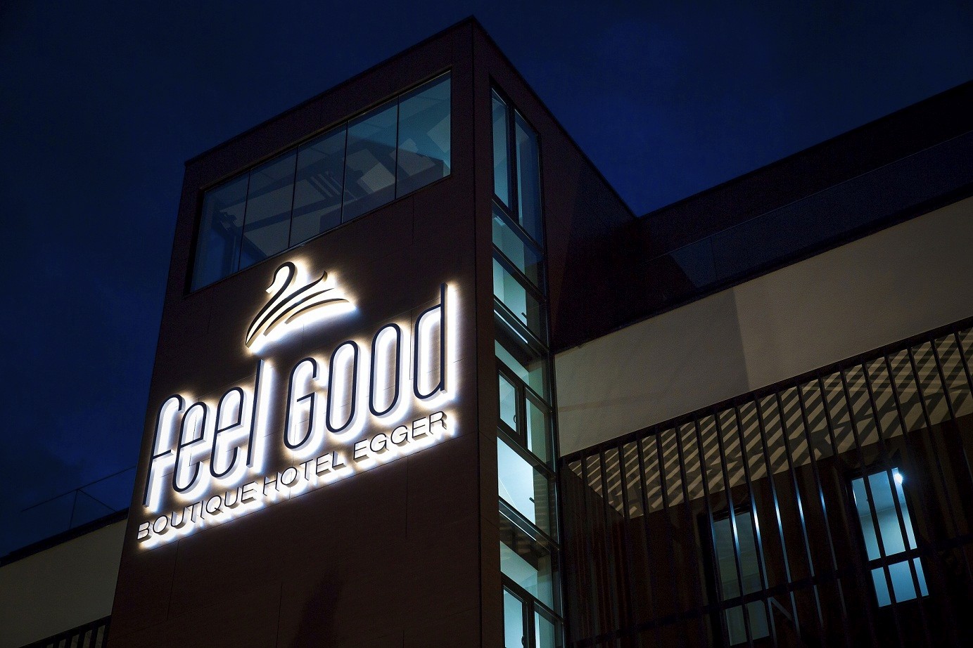 feel good Resort Night