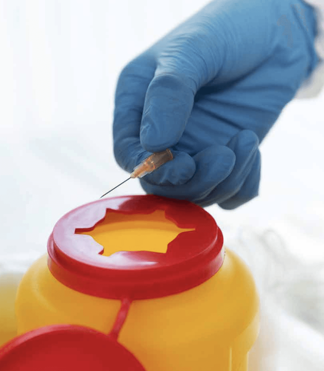 a blurry photo of a white background