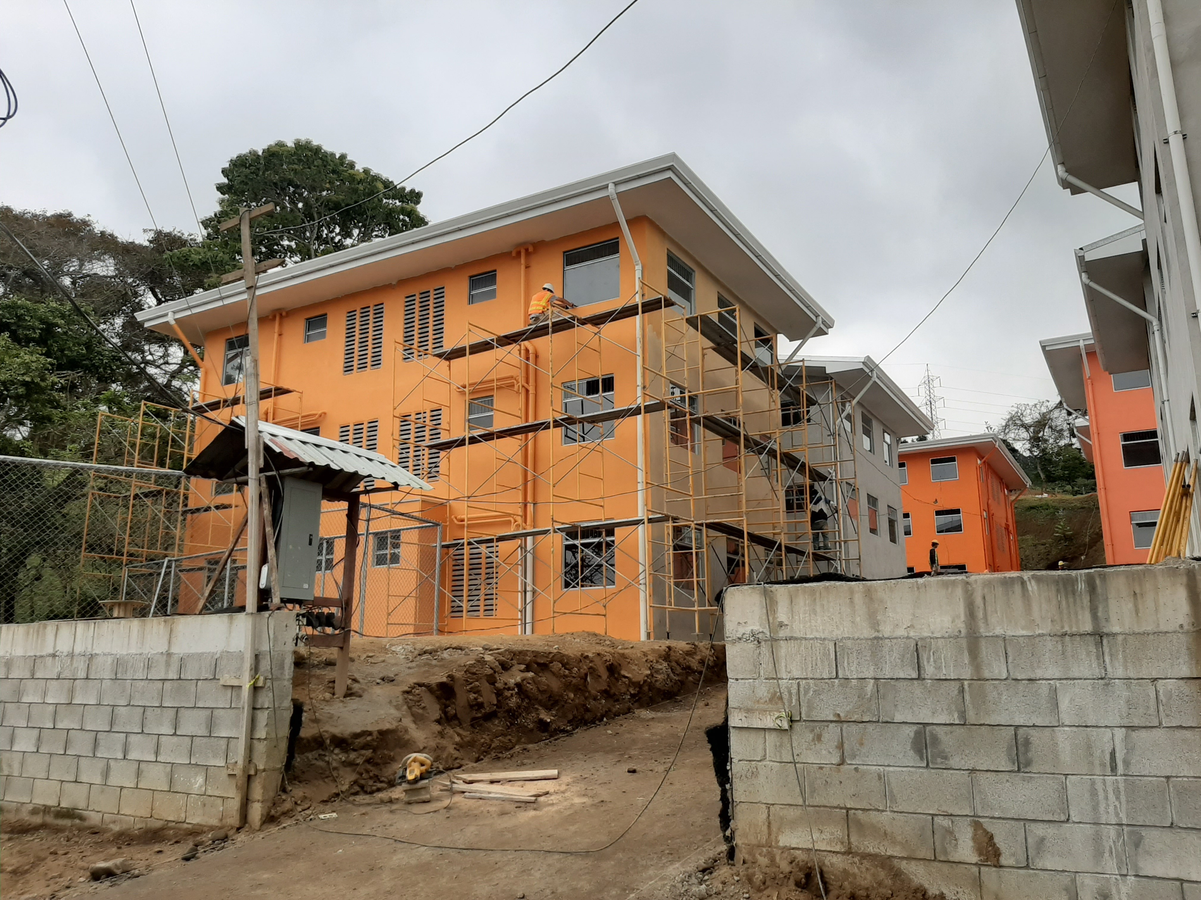 Alquiler de andamios certificados para construcción en Costa Rica