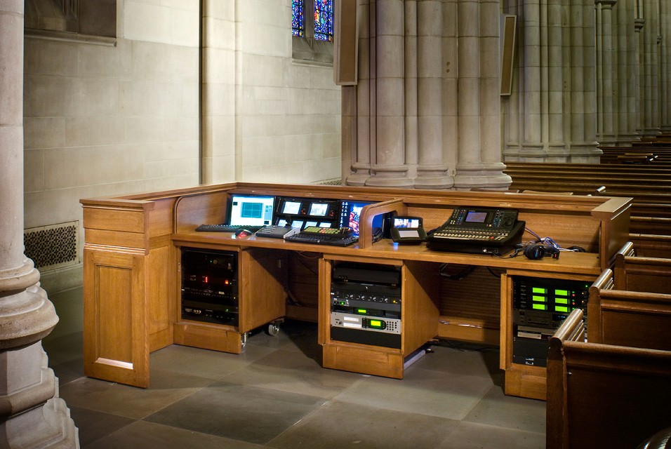 Duke Chapel console without trolley