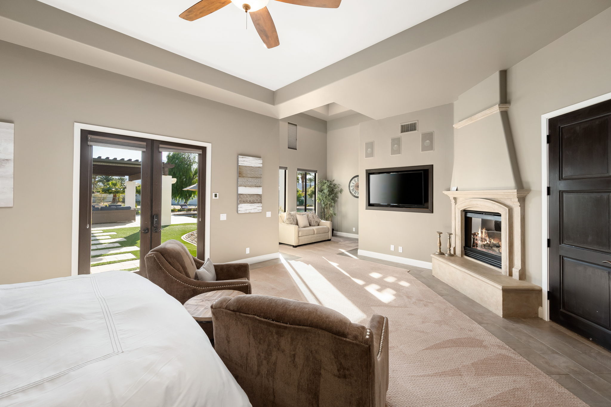 Here comes the alt text