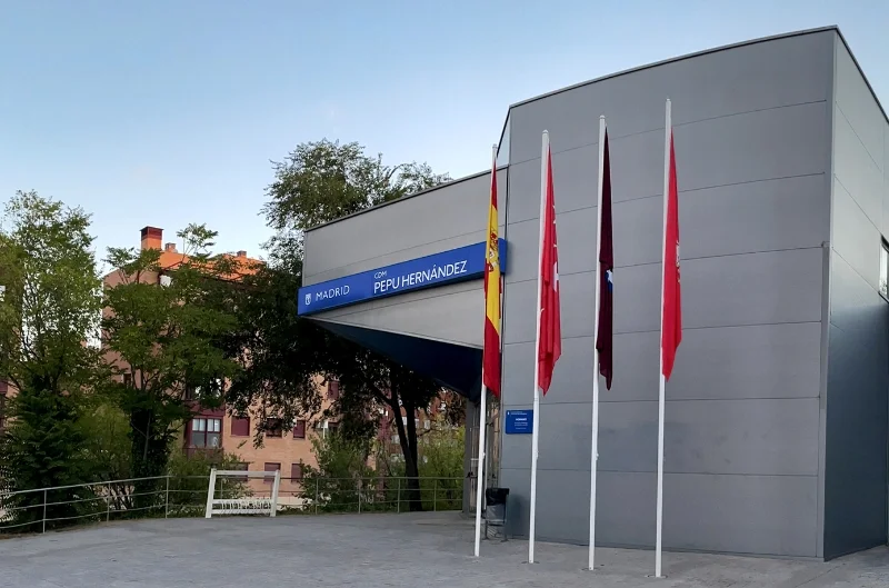Fachada del centro deportivo Ágora Pepu Hernández
