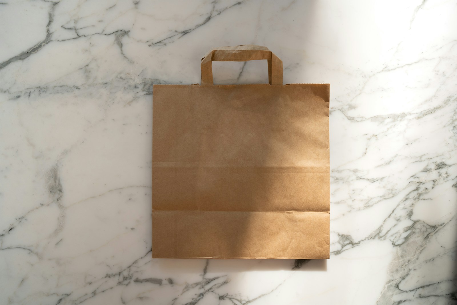 Takeaway bag on restaurant counter