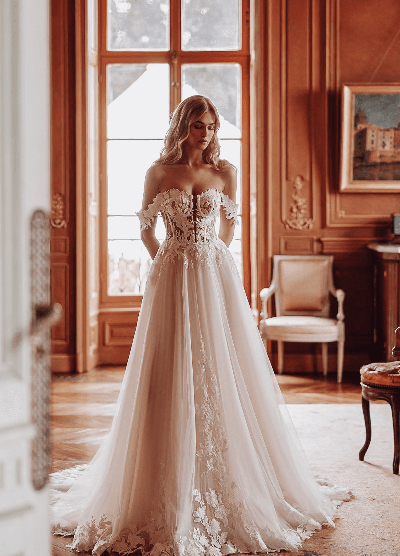 Schulterfreies A-Linien Kleid mit Tüllrock