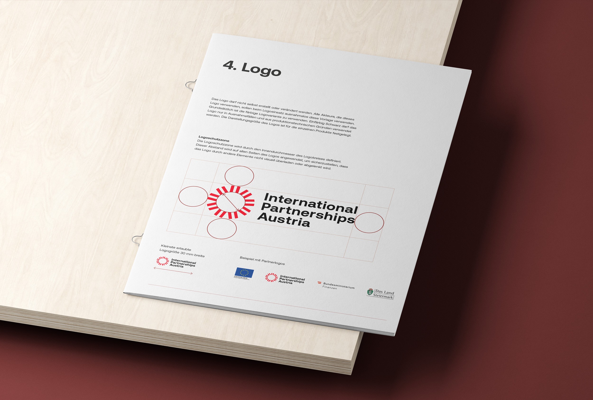 Elegante Aufnahme im Burg Vital Resort, das den luxuriösen Stil und die warme Atmosphäre des Hauses zeigt.