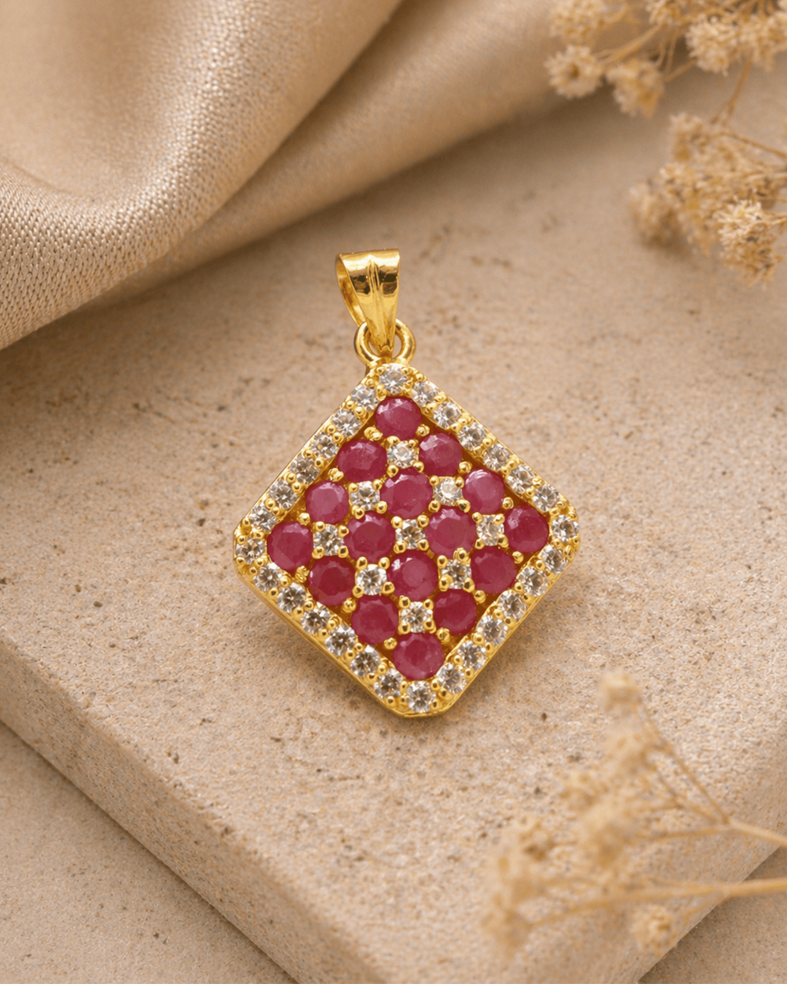 Versatile Luxury pendant
