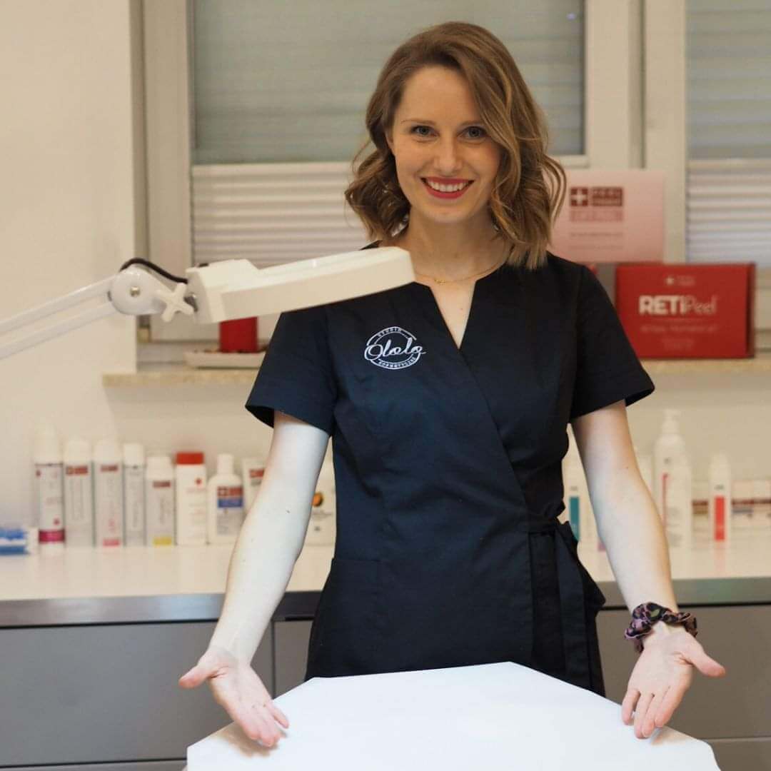 Właścicielka Studio Kosmetycznego Olala w Kozienicach, doświadczona specjalistka w zabiegach pielęgnacyjnych na twarz i ciało, w przyjaznej atmosferze salonu.