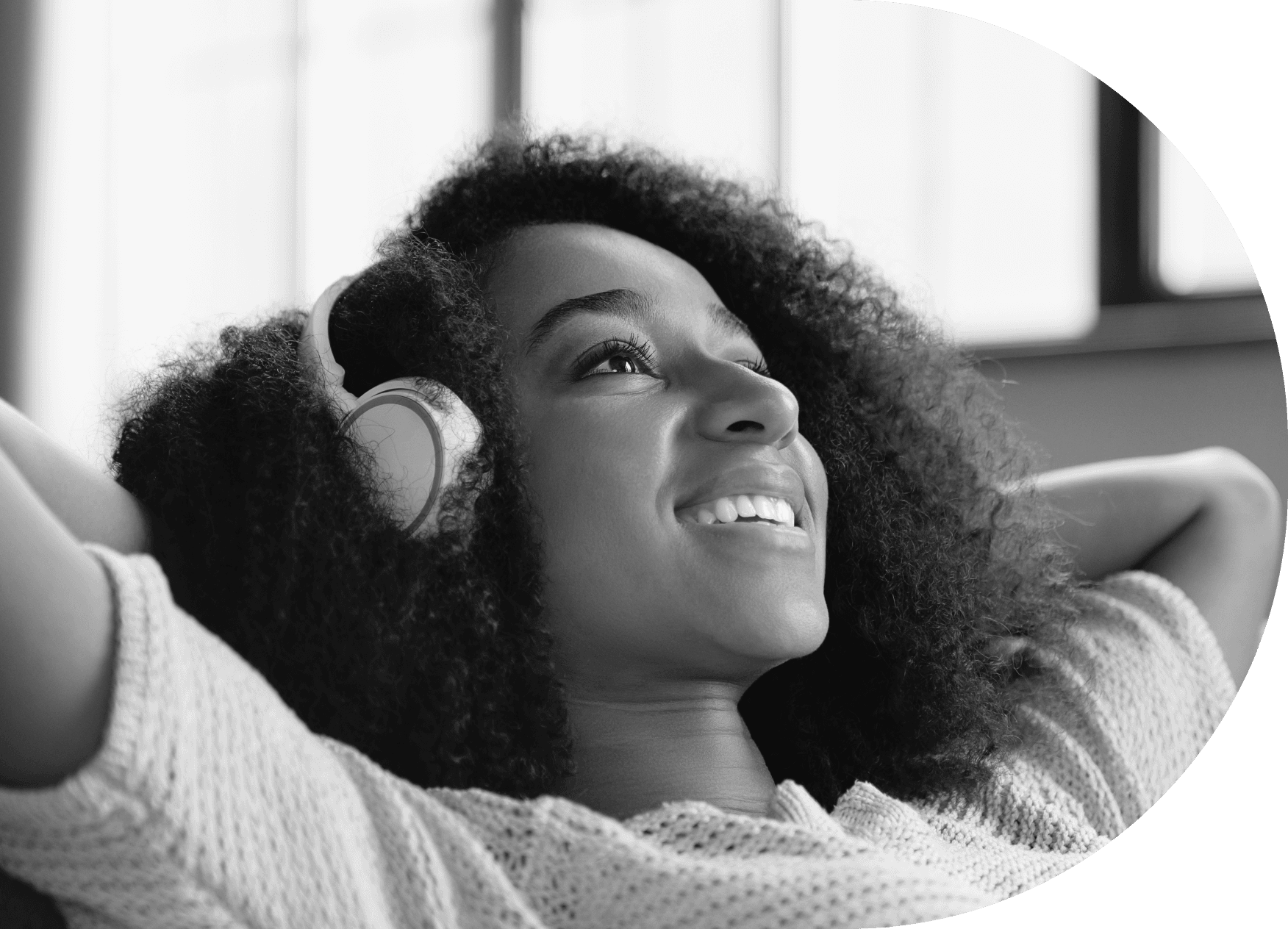 a women wearing headphone