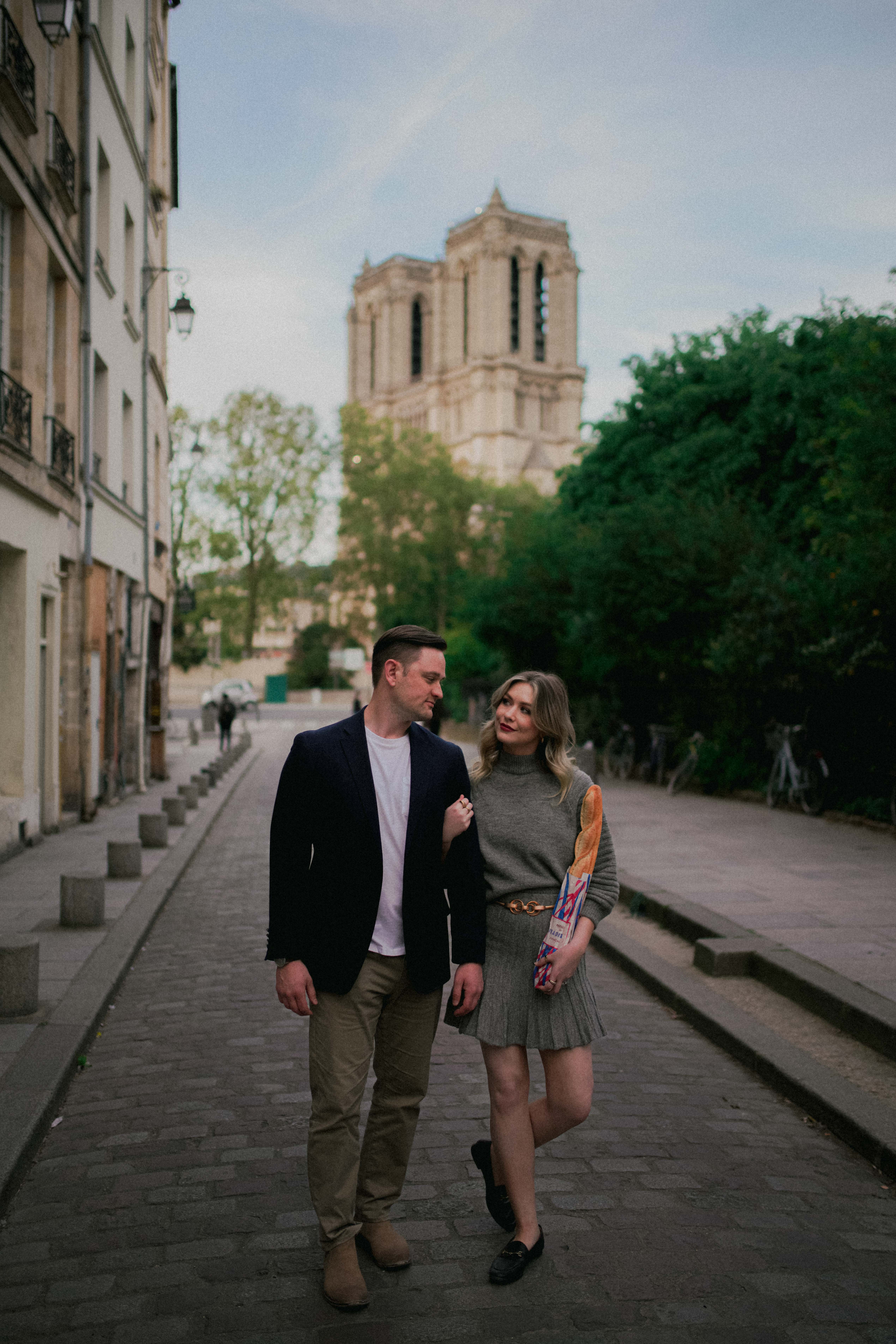 Paris Photographer - LeParisPro. Weddings, engagements, proposals, lifestyle and fashion photoshoots.