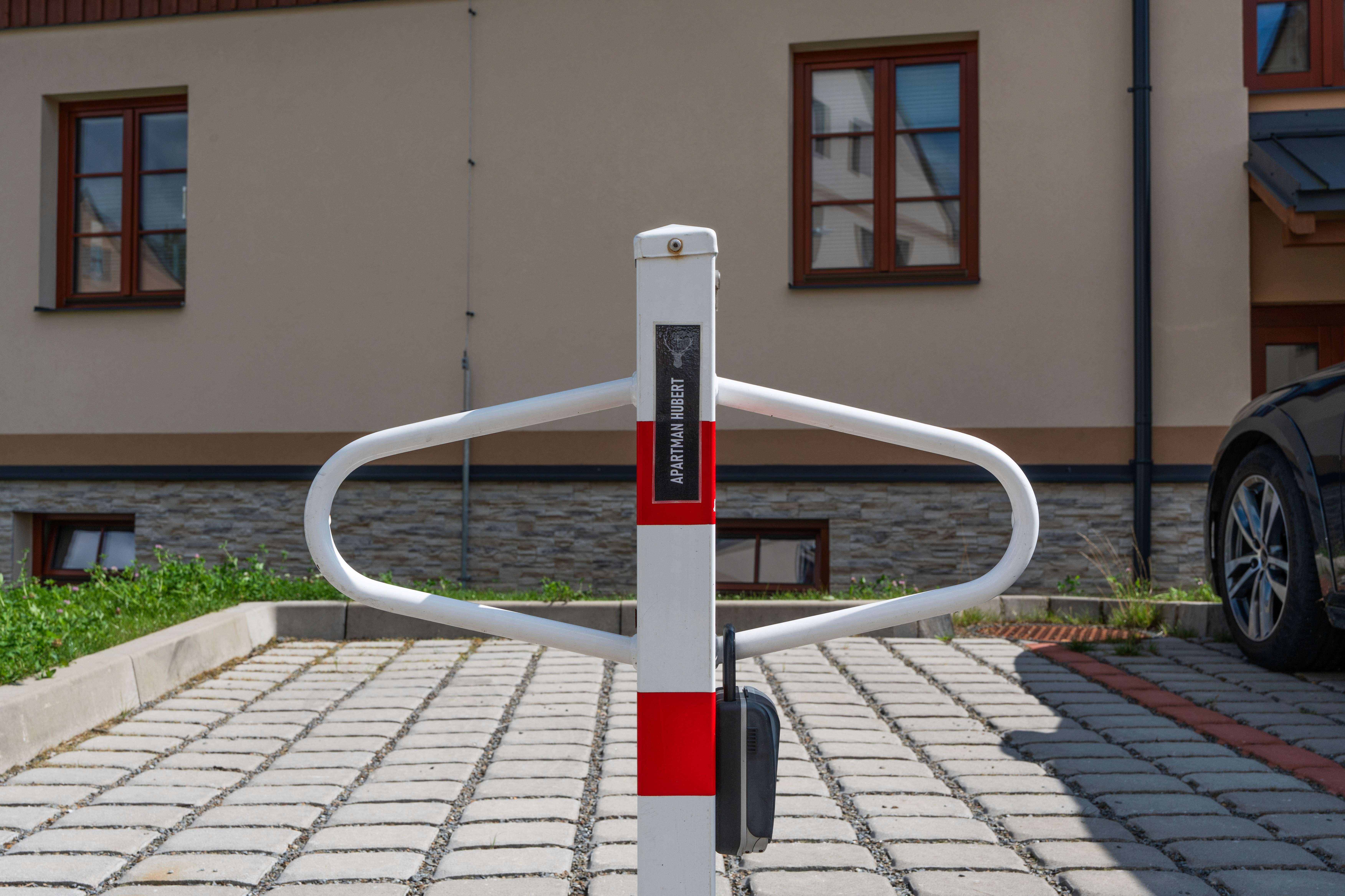 Here comes the alt text