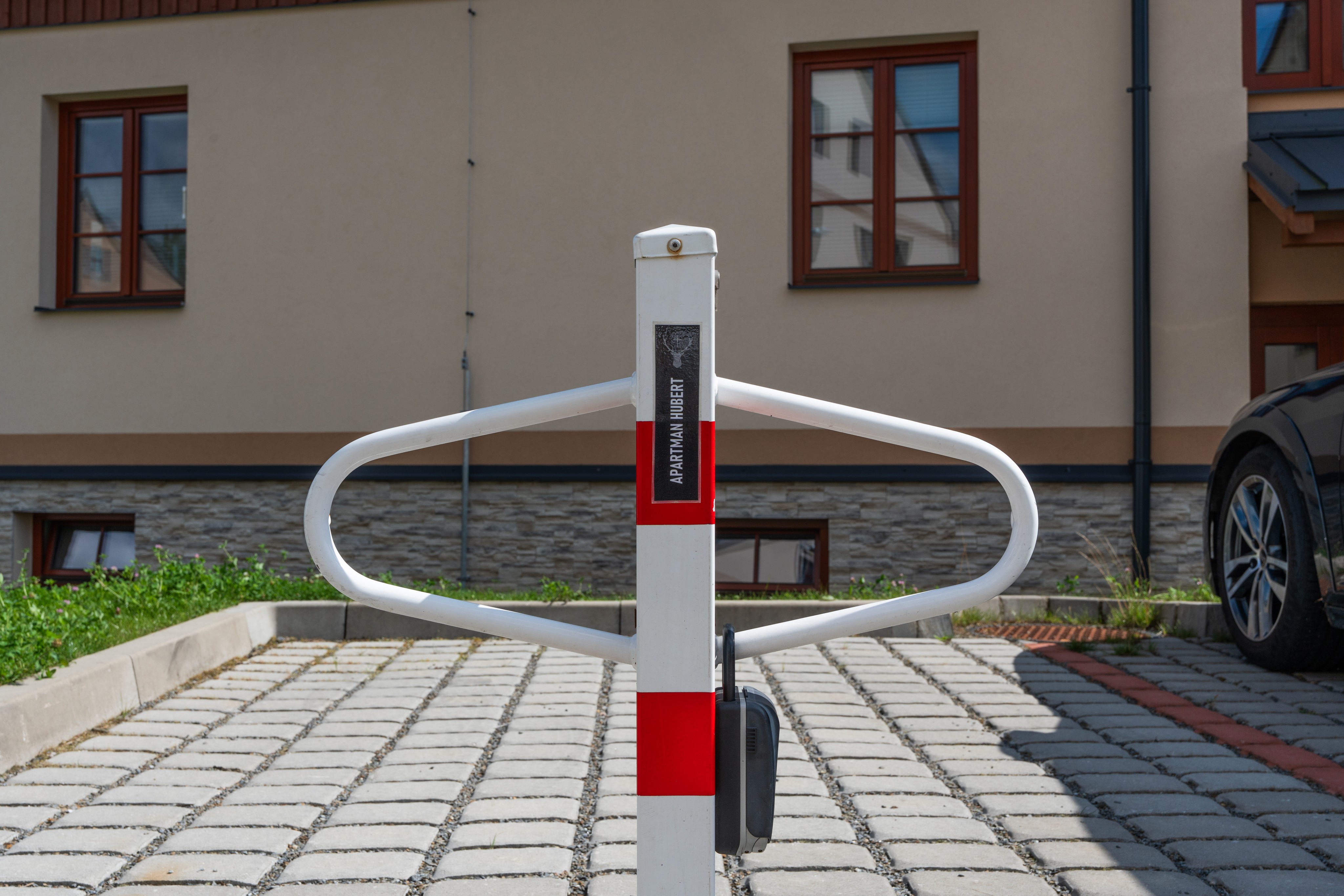 Here comes the alt text