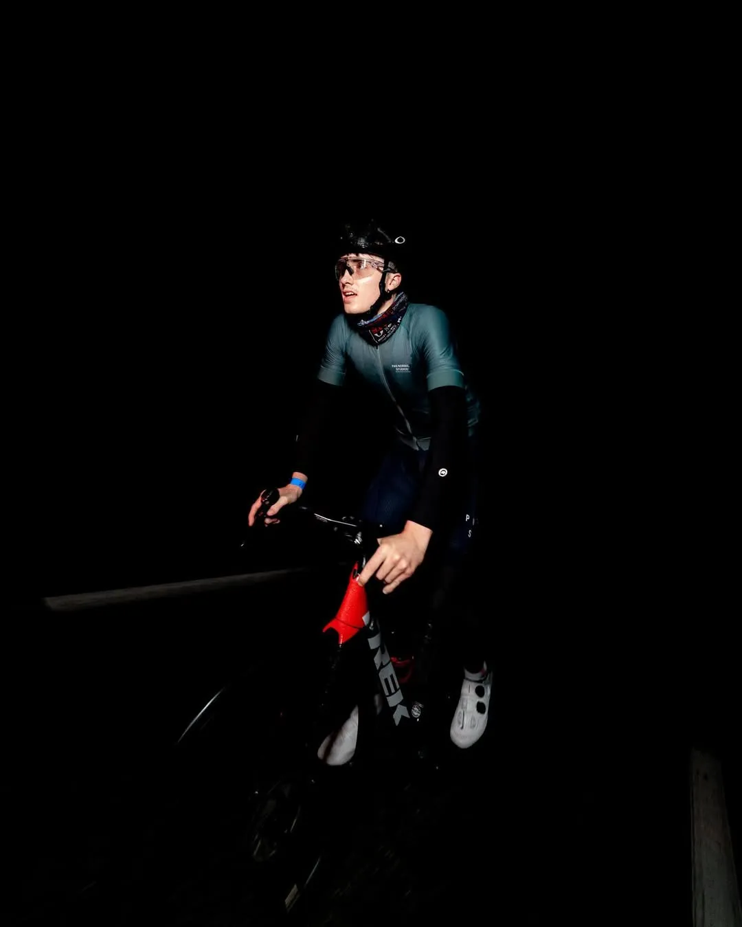 Direction artistique de l'éclairage de nuit et photographie de sport de nuit par Retsef.