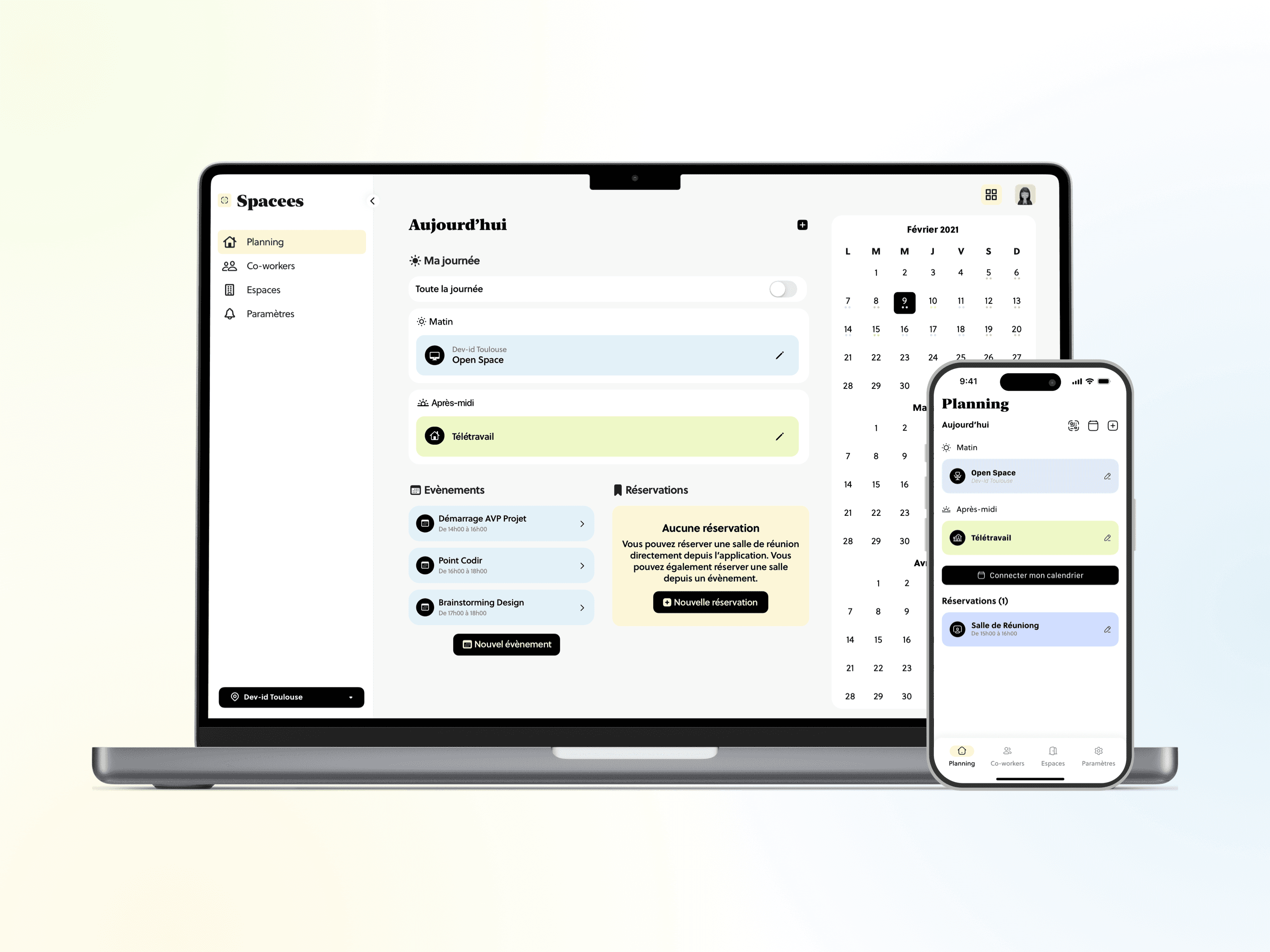 Écran de l'interface de Spacees qui est responsive sur un ordinateur portable et un smartphone. L’écran présente l’emploi du temps de la journée et les réservations d’espaces de travail.