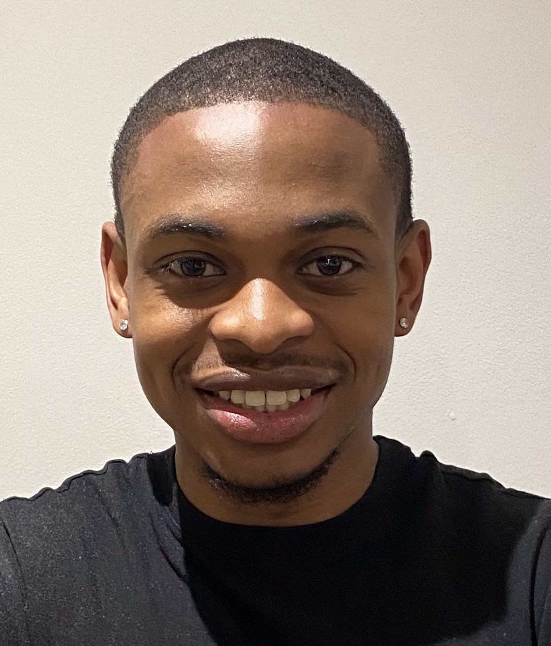 Portrait of Daniel Hayes, founder of EarlyBird.