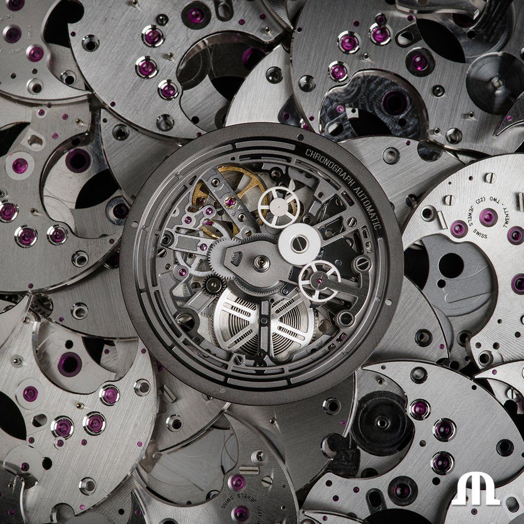 2 wooden green chair 