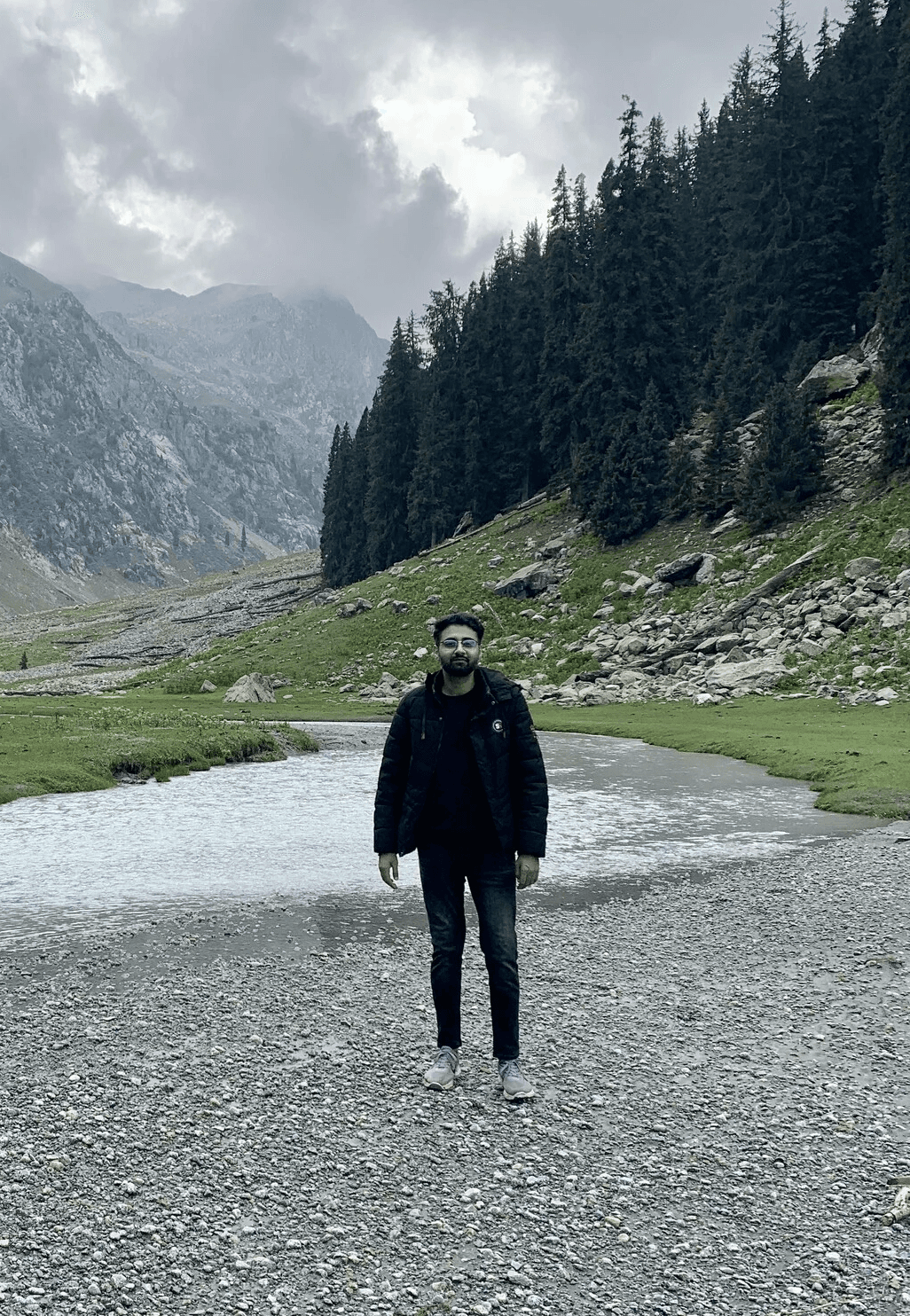 Portrait of Ahsan Rehman, creative UI/UX and no-code designer featured on this portfolio website.