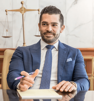 man wearing black shirt