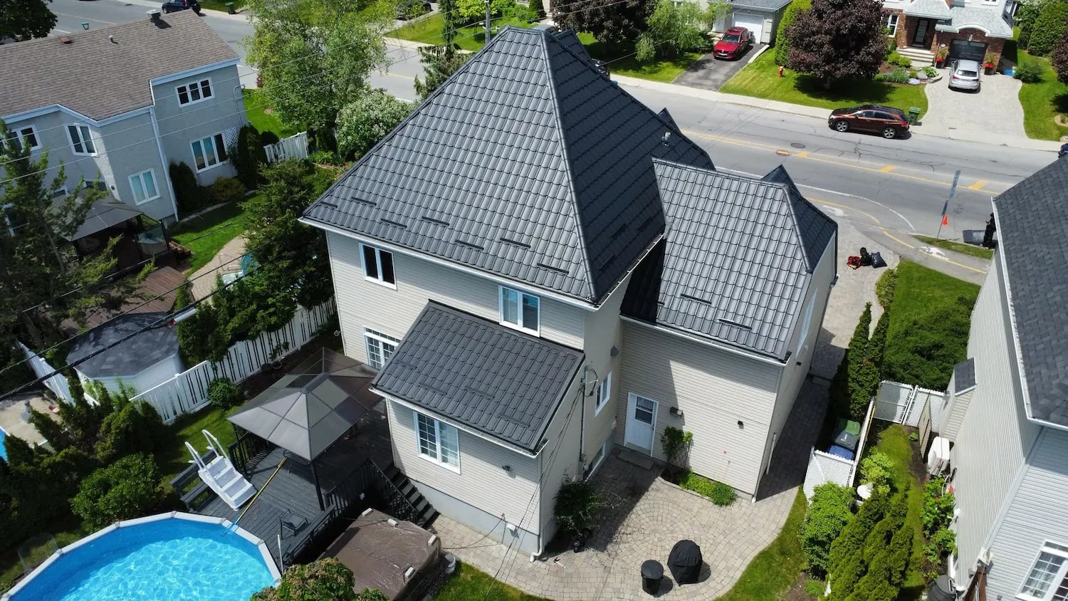 Residential metal roofing Repentigny - completed project