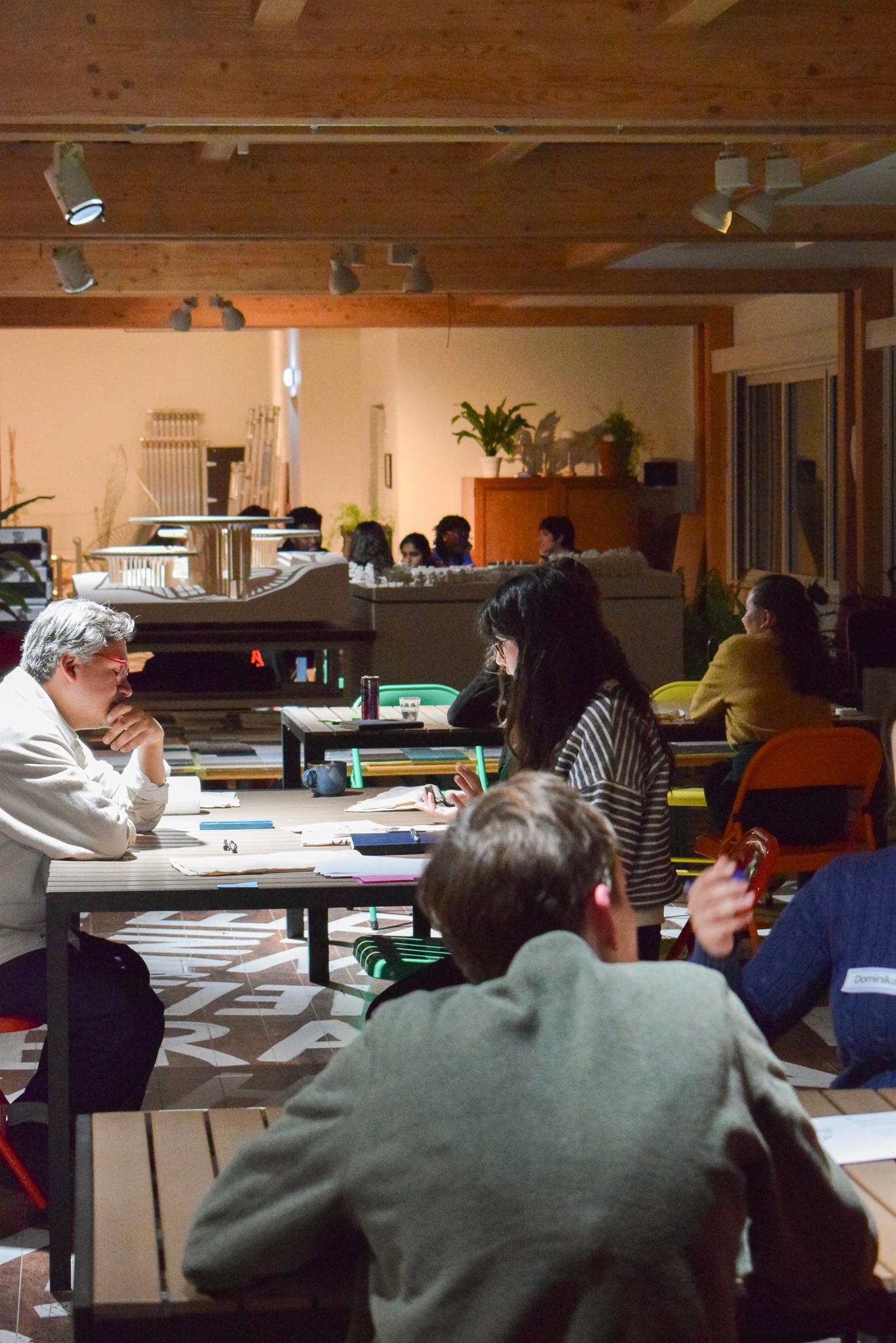 A view of the top of the eiffel tower