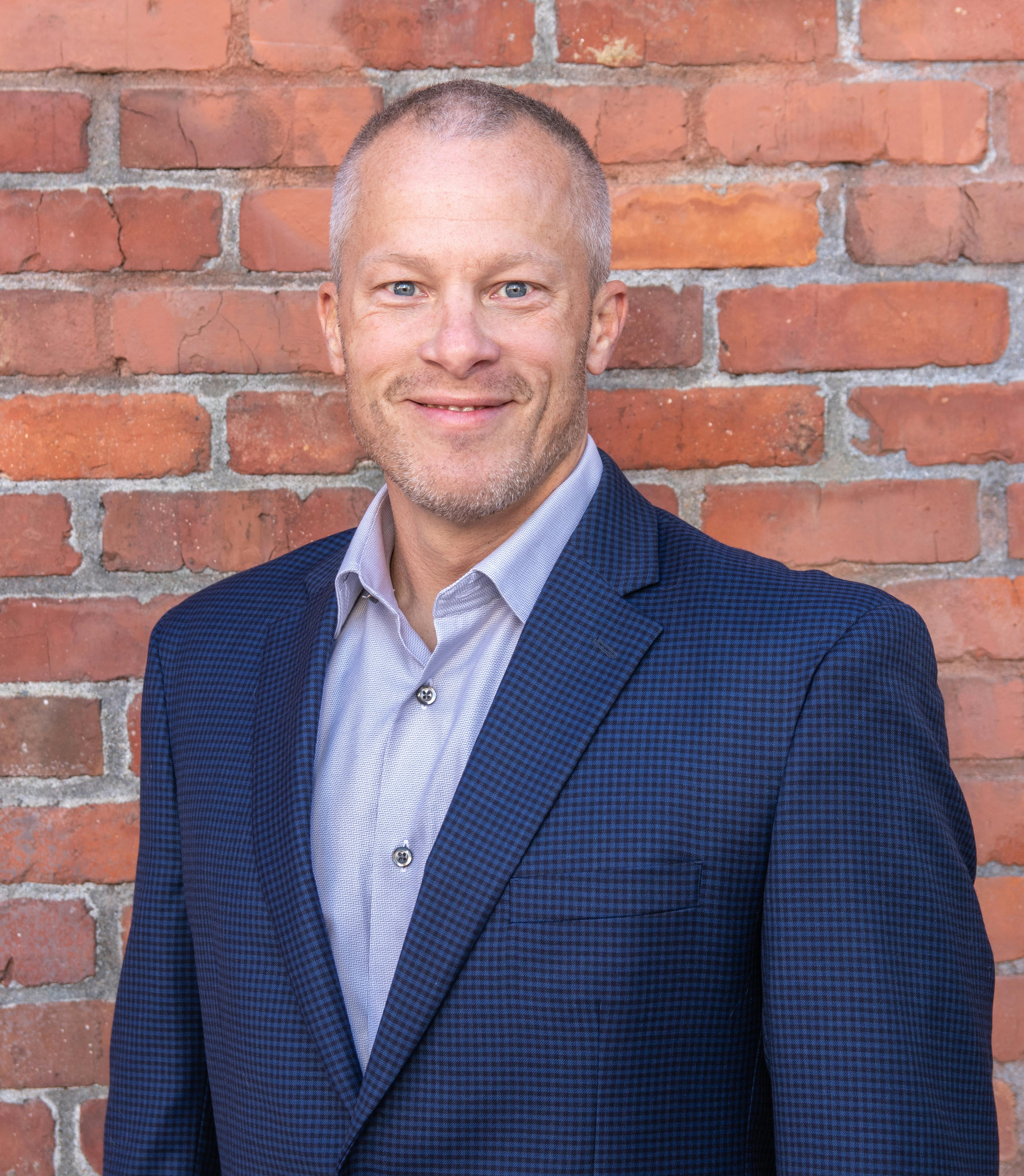 Image of a rapper with headphones