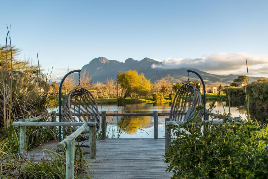 Santé garden terrace and mountain view