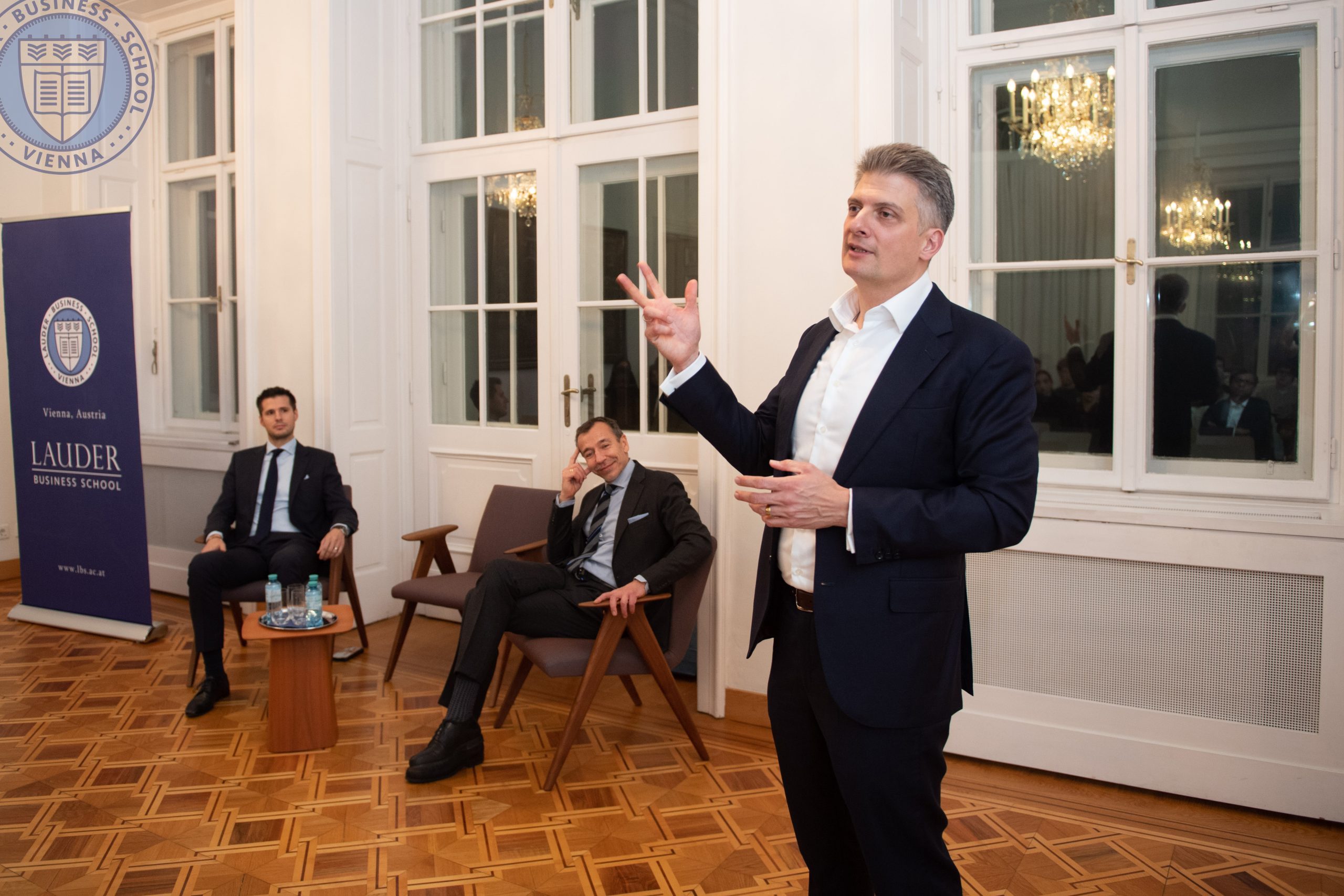 Dr. Lóránd Balázs, Managing Director of AUMOVIO Autonomous Mobility Hungary talking to LBS students