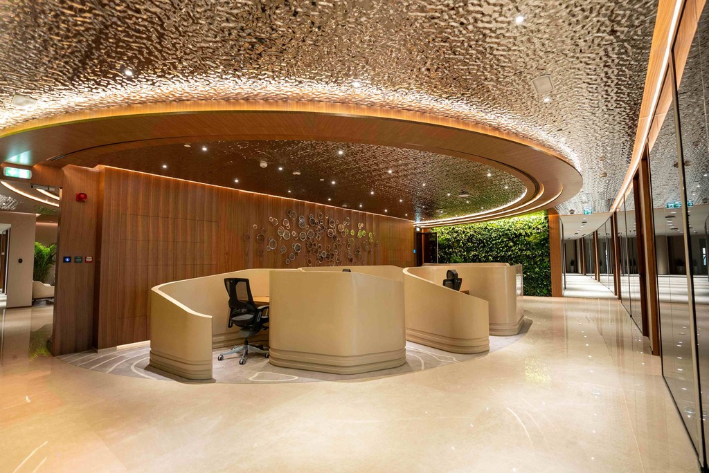 Modern workspace representing flexible virtual offices abu dhabi solutions for remote entrepreneurs and startups.