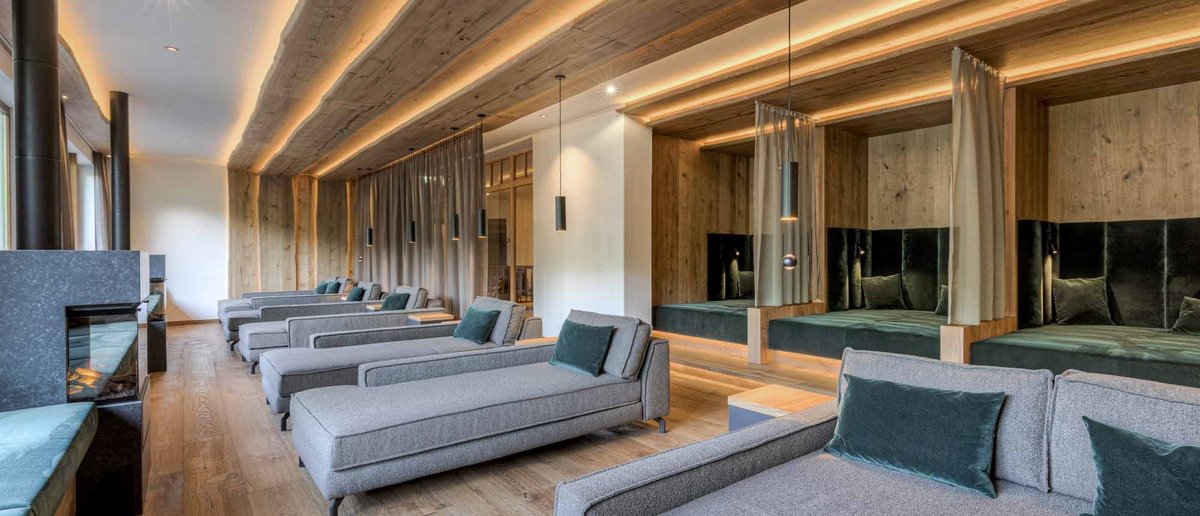 Liegen im Ruhebereich des Hotel Alpenhof.