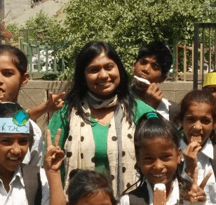 woman on focus photography