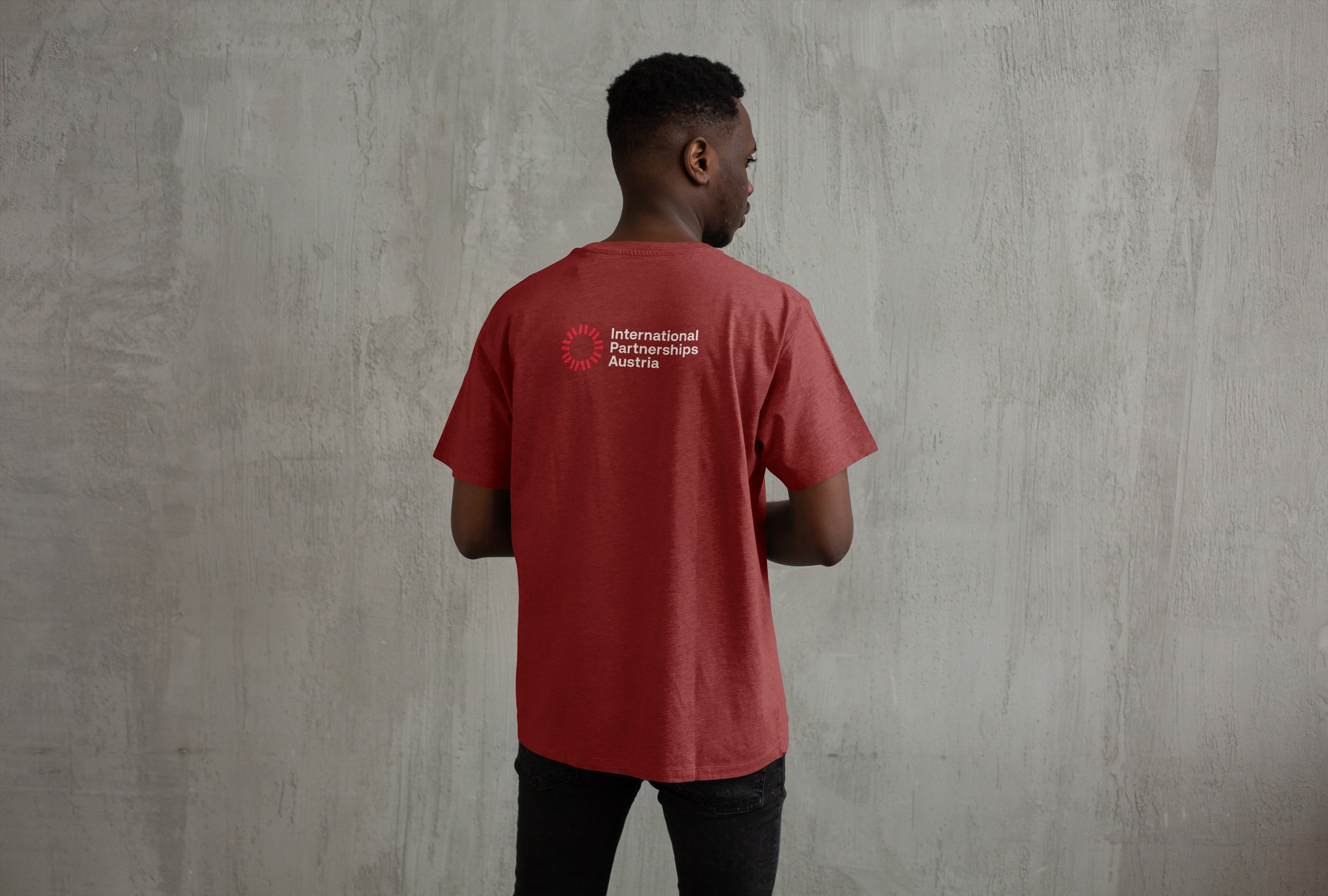 Edles, neu gestaltetes Logosymbol des Burg Vital Resort Oberlech, das Eleganz und alpine Exklusivität verkörpert.