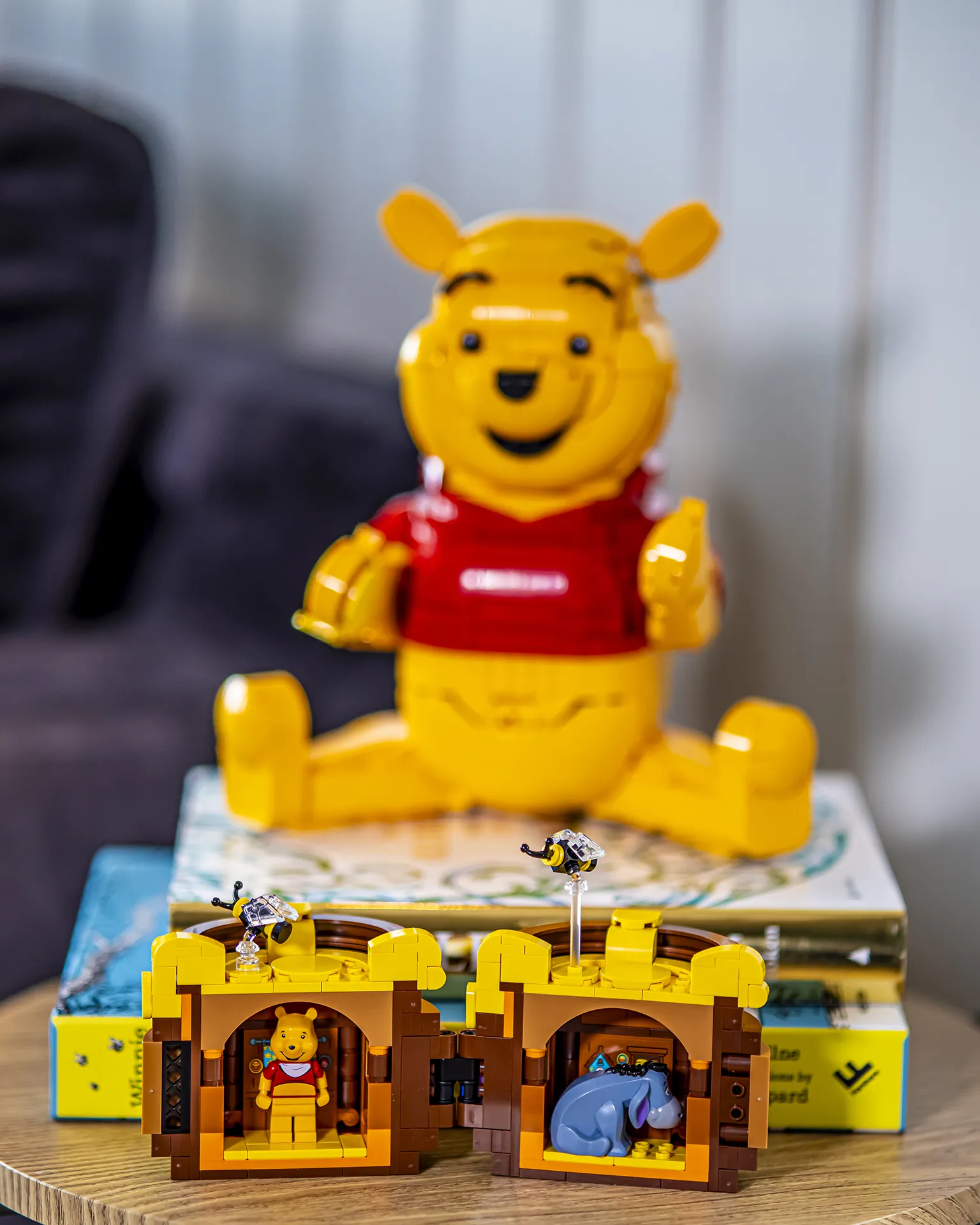 LEGO® Ole Brumm med miniscener i bikube