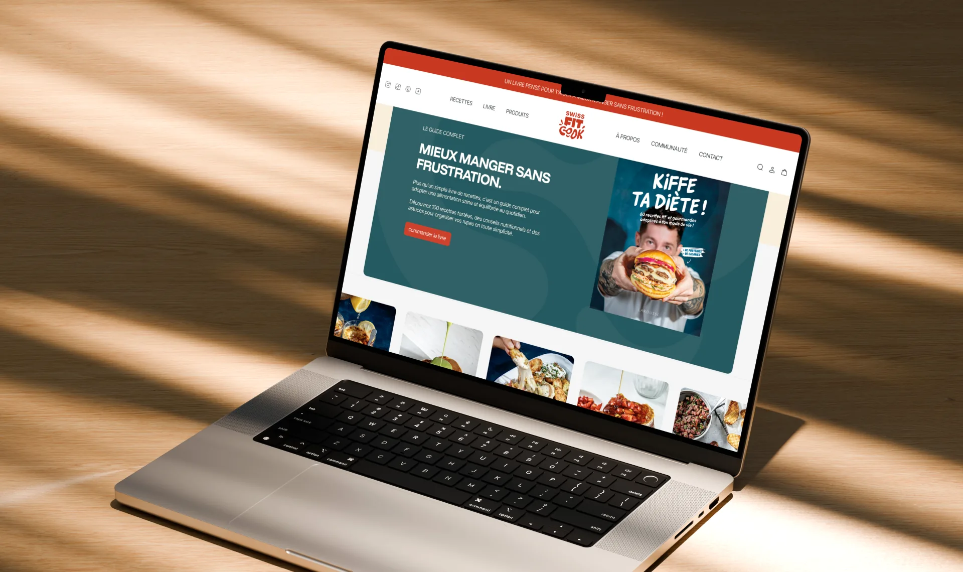 Site web Swiss Fit Cook affiché sur ordinateur portable, page d'accueil avec recettes et guide nutrition