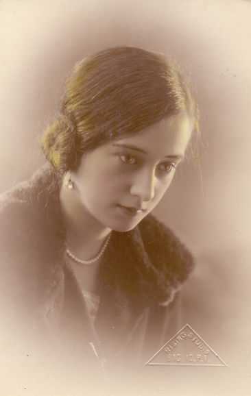 Elisa Ugarte Aboitiz 1928_edited.jpg