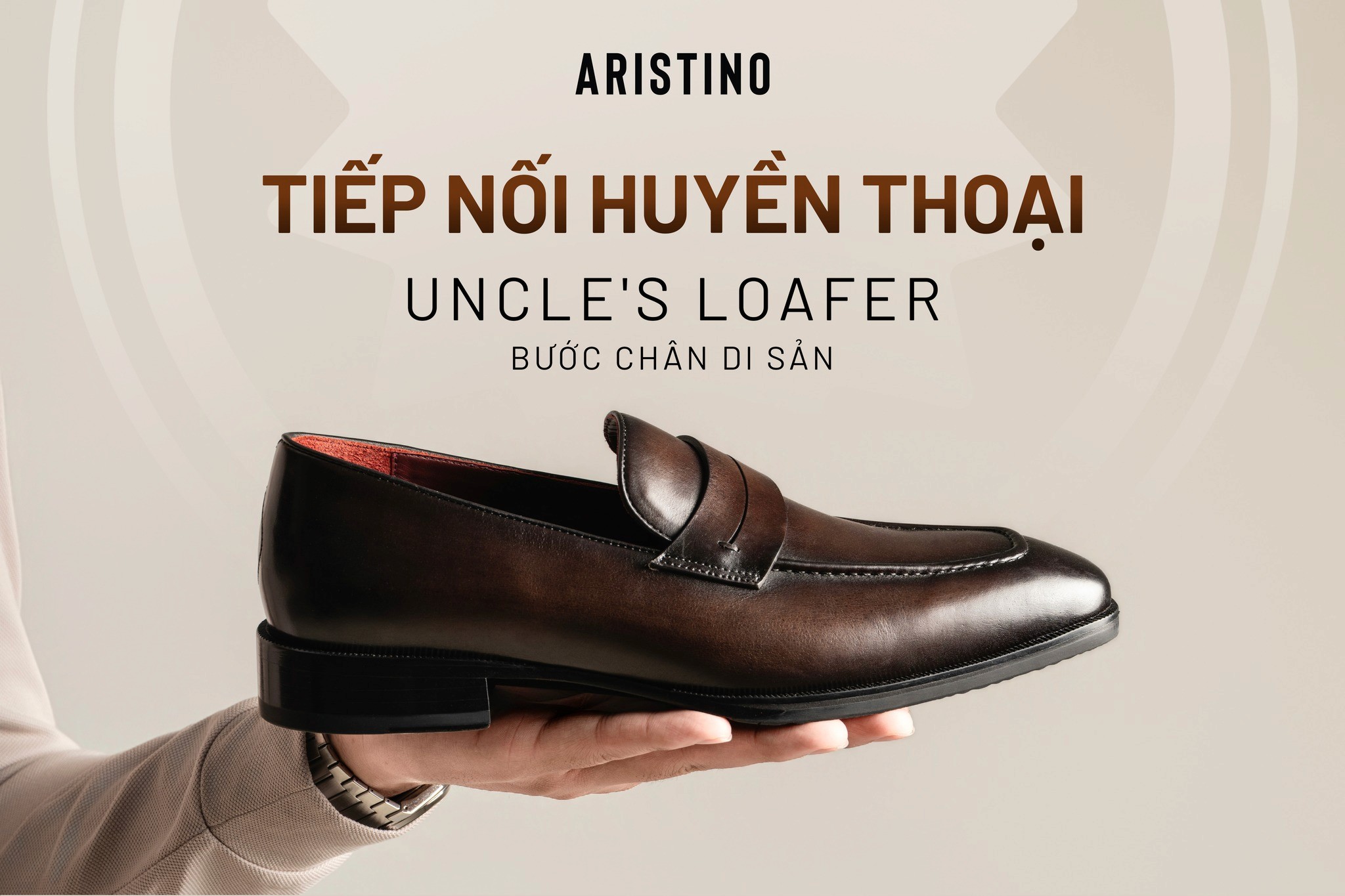 Sunset shines through the manhattan bridge.