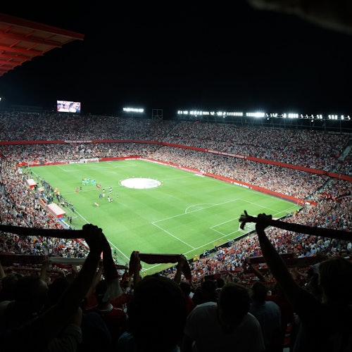 Ramón Sánchez Pizjuán Stadion fyldt med fans