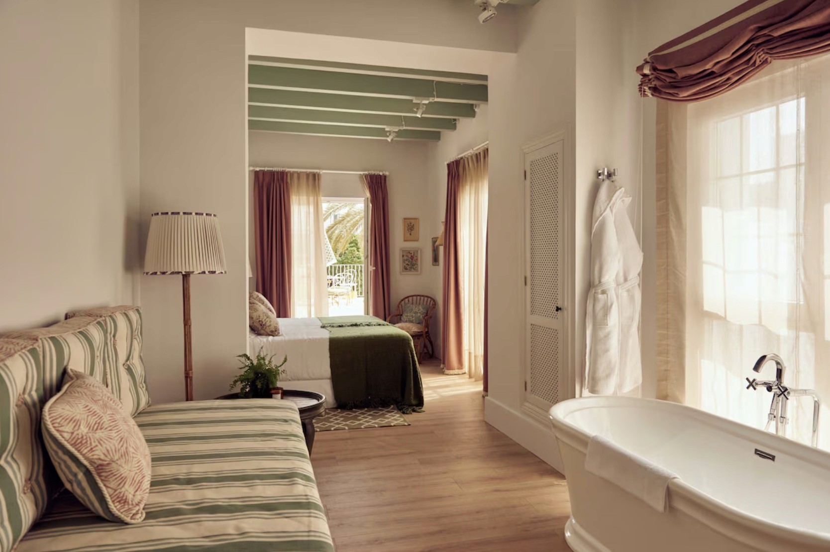 Cristine Bedfor, Mahón