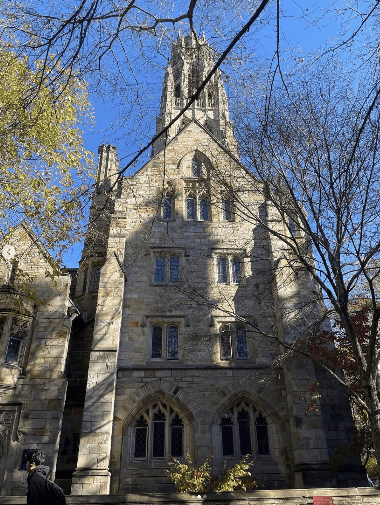 picture of harkness tower.