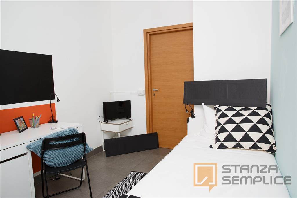 11.47 sqm room on Via BASTIONI SETTENTRIONALI, Rimini
