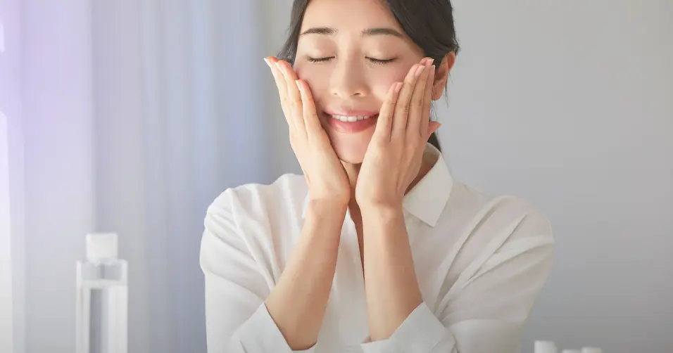 Hyaluronic acid is a molecule that hydrates skin and lubricates joints.