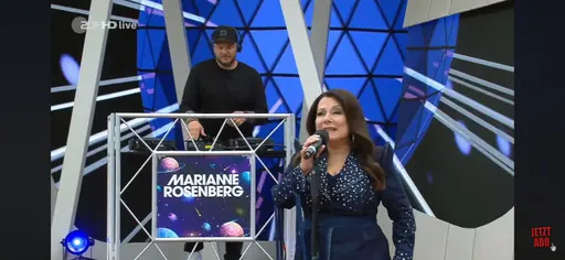 DJ Geib Live im Fernsehen beim ZDF Fernsehgarten mit Marianne rosenfeld